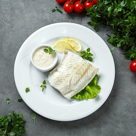 Отварная осетрина с соусом Отварная осетрина с соусом