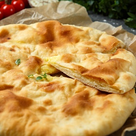 Осетинский пирог с картофелем и сыром Осетинский пирог с картофелем и сыром